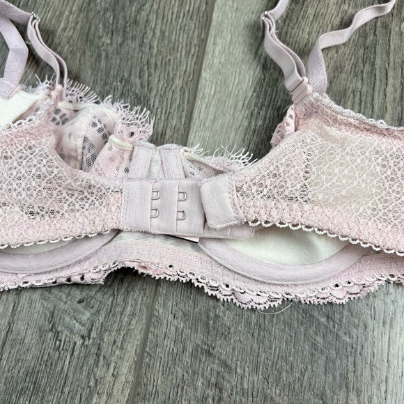 34B VS Light Pink Demi Bra - Picture 9 of 12